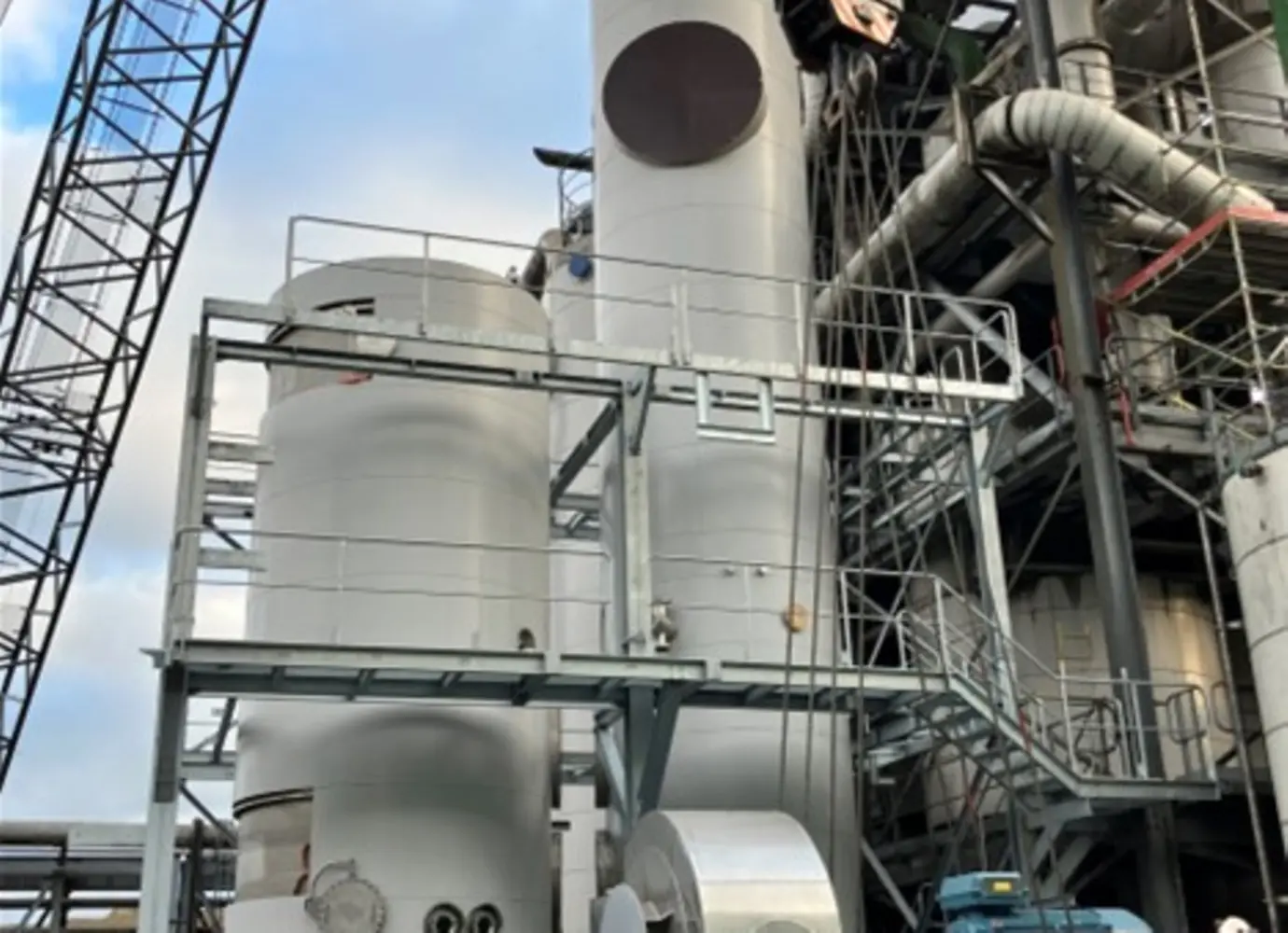 Mechanical vapor recompression, forced circulation evpaoration